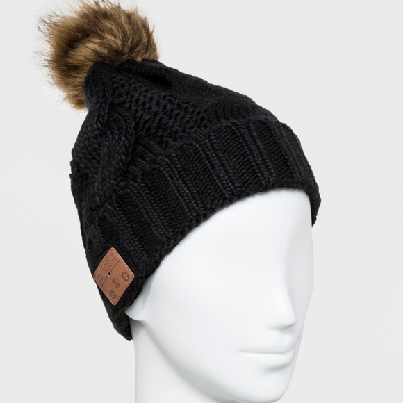Accessory Innovations Accessories - NWT Bluetooth Fleece Lined POM Beanie